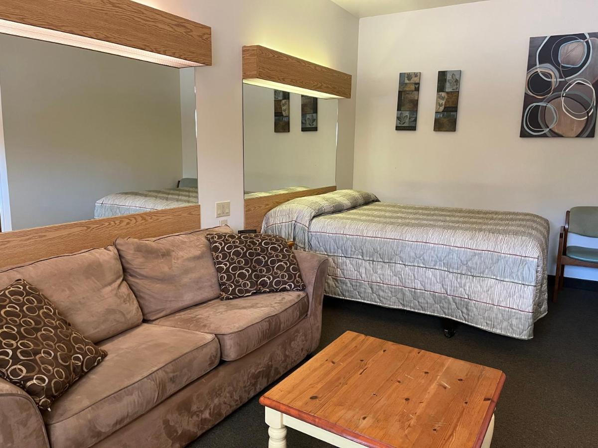 Calabogie Motor Inn Dış mekan fotoğraf