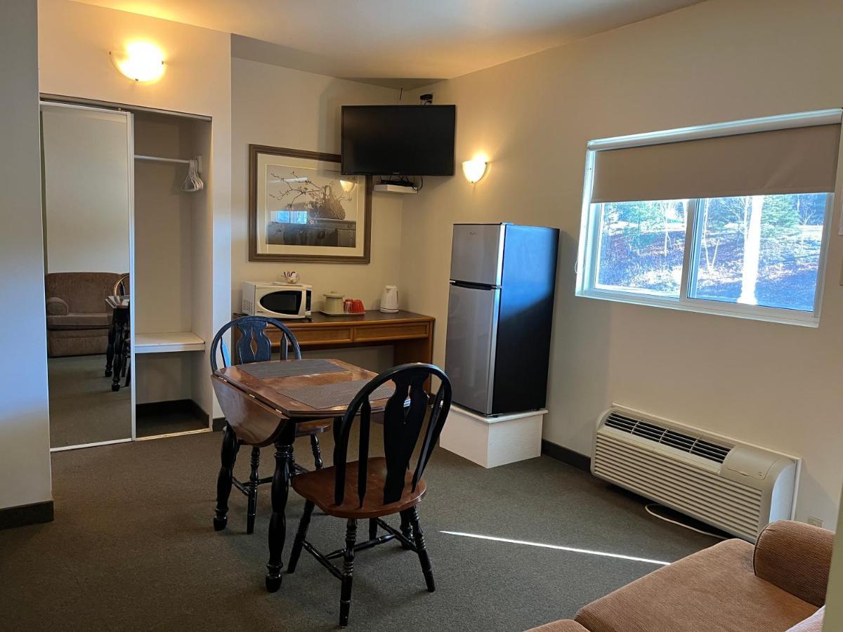 Calabogie Motor Inn Dış mekan fotoğraf