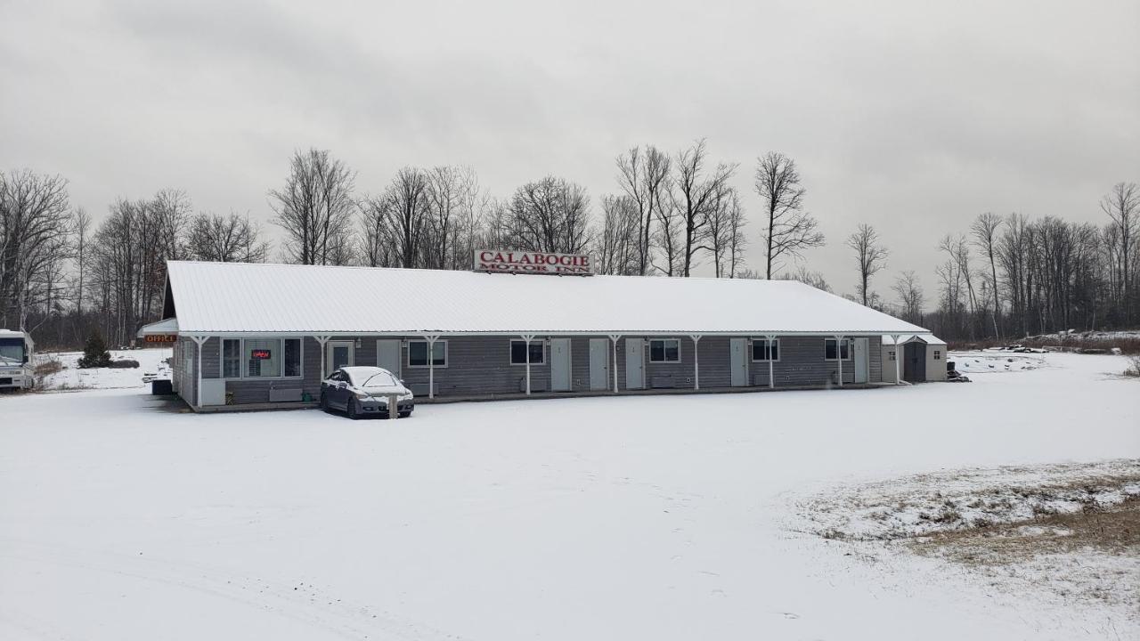 Calabogie Motor Inn Dış mekan fotoğraf