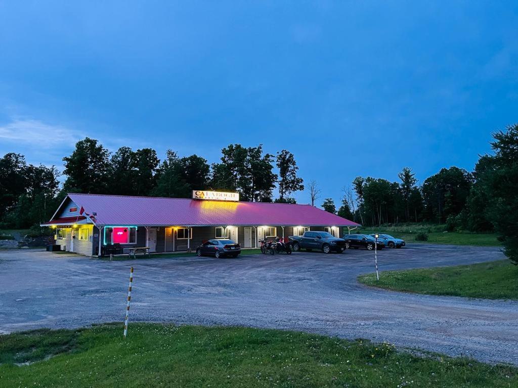 Calabogie Motor Inn Dış mekan fotoğraf