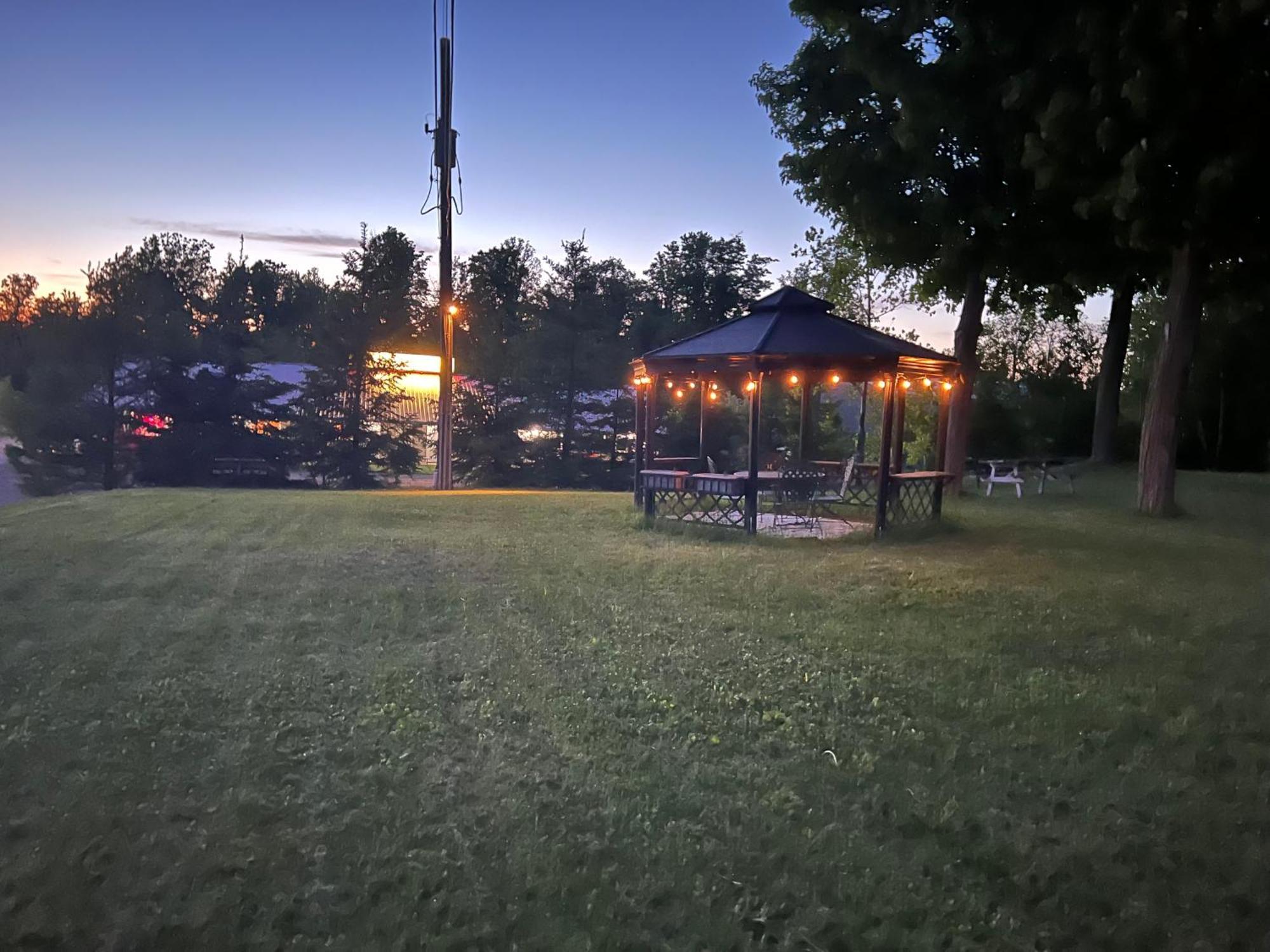Calabogie Motor Inn Dış mekan fotoğraf
